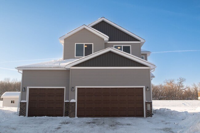Building Photo - 1360 Goldenwood Dr