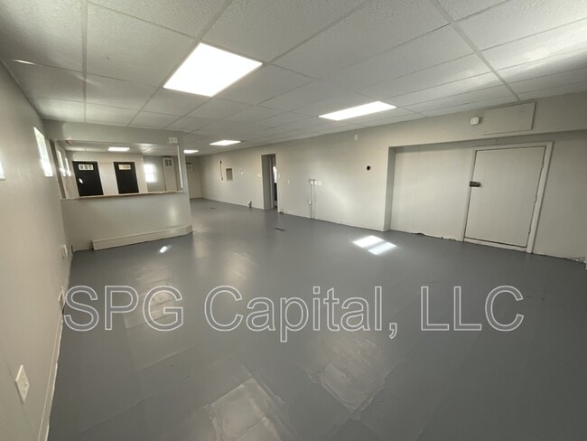 Building Photo - 477 High St