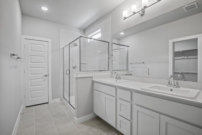 Building Photo - 1111 Birchwood Ln