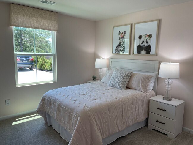 Building Photo - 3 Bedroom 2 Bathroom at Sharron Creek-Pet ...