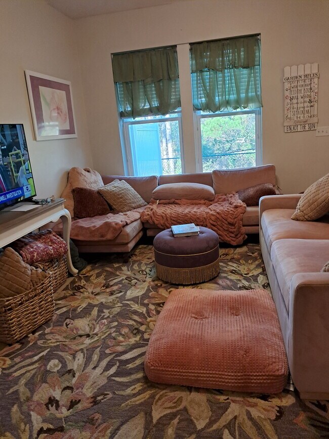 Building Photo - 317 Sand Oak Blvd