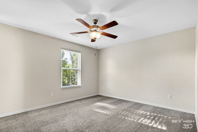 Building Photo - 532 Highland Ave