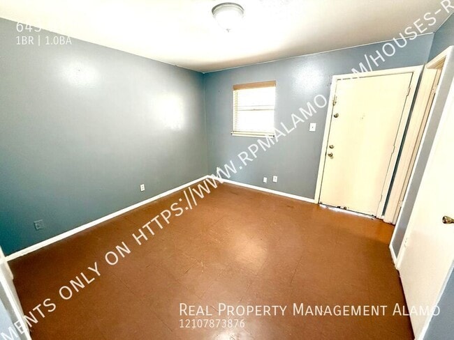 Building Photo - 643 W Summit Ave.