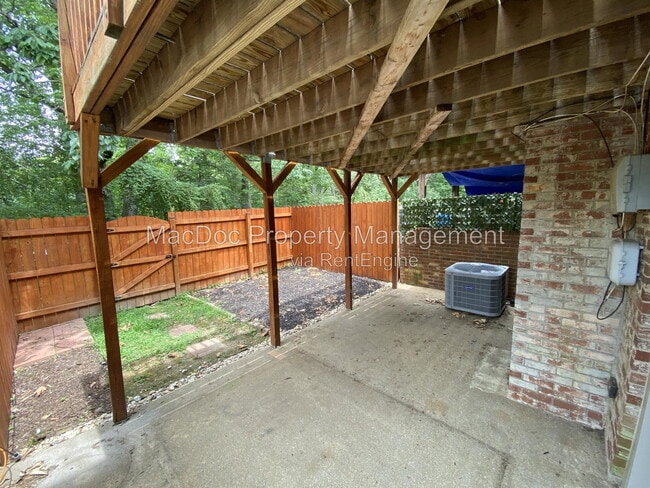 Building Photo - 431 Ridgemore St
