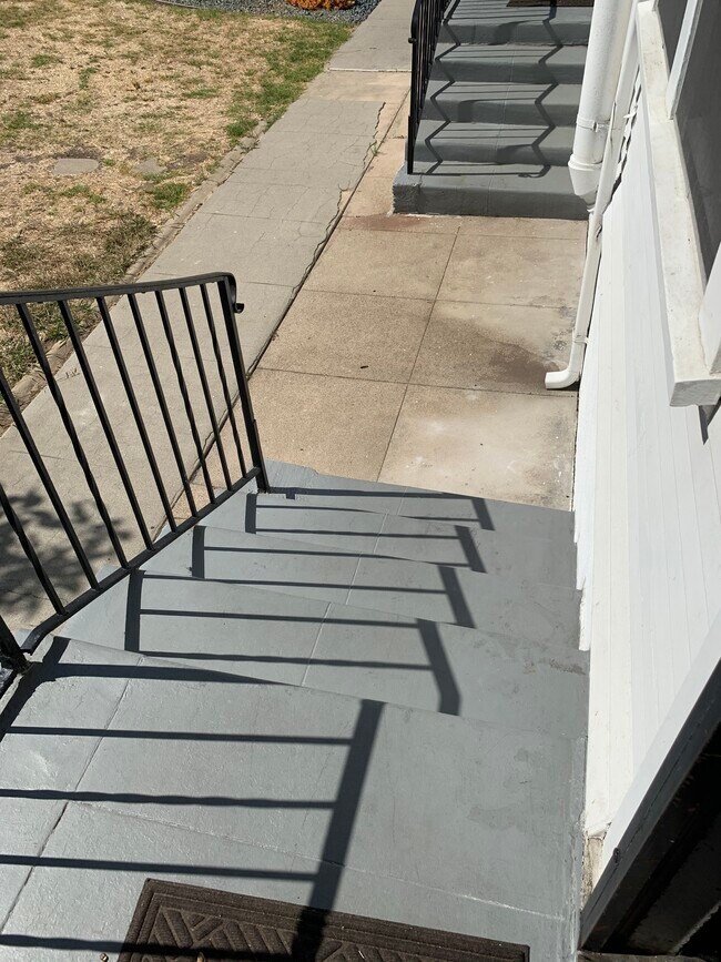 Steps to get in - 2746 C St