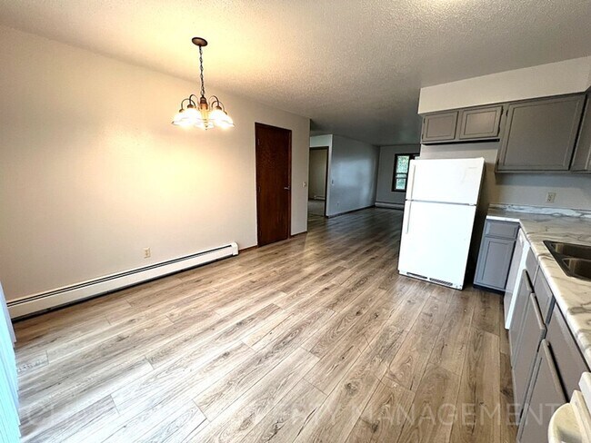 Building Photo - 2 BD - WHEN LOCATION, COMMUNITY AND PRICE MATTER...THIS IS THE PLACE FOR YOU!