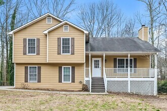 Building Photo - 2035 Castle Royale Dr