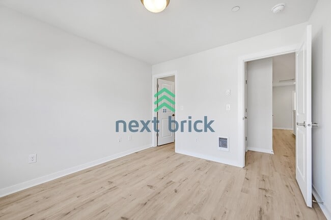 Building Photo - 3 Bed and 3 Bath Single Family Home is Available for Rent!