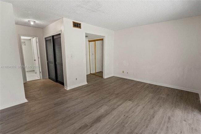 Building Photo - 6556 Racquet Club Dr