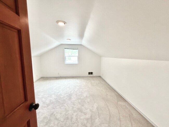 Building Photo - Charming Everett Home with Spacious Backyard, Garage, and Bonus Flex Spaces