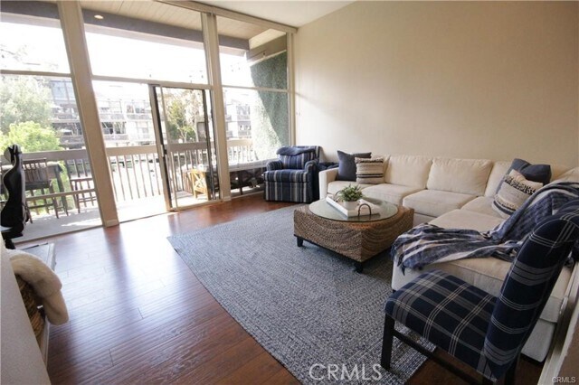 Building Photo - 6221 Marina Pacifica Dr N