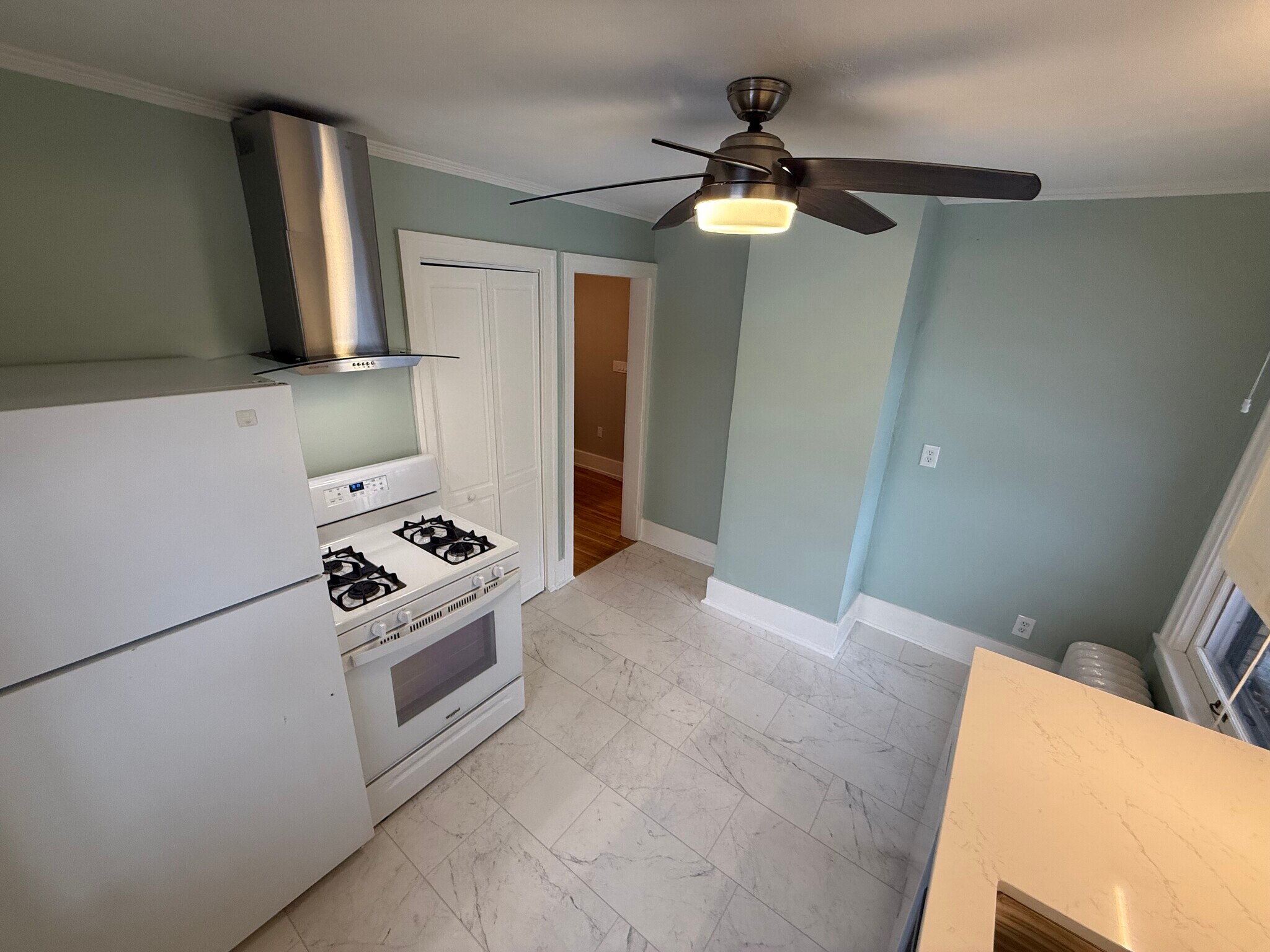 Building Photo - 1160 Monroe Ave