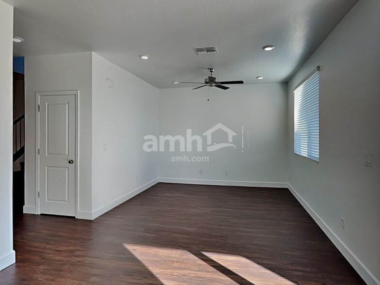 Building Photo - 17119 W Townley Ave