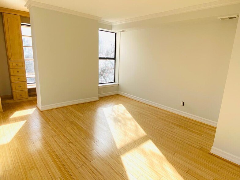 view entering Bedroom - 2501 K St NW