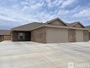 Building Photo - 5542 Kemper St