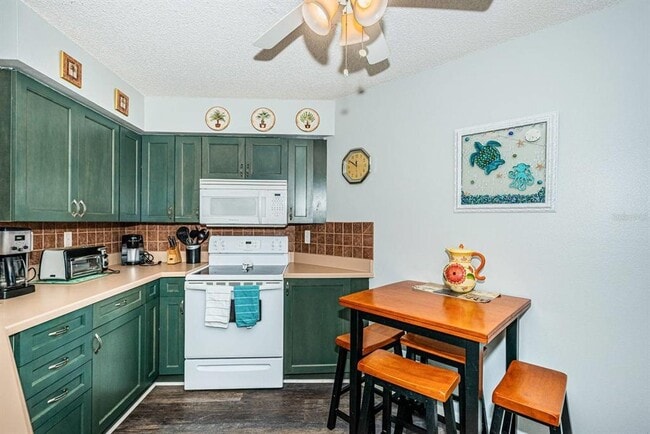 Building Photo - 6100 Bahia Del Mar Cir N