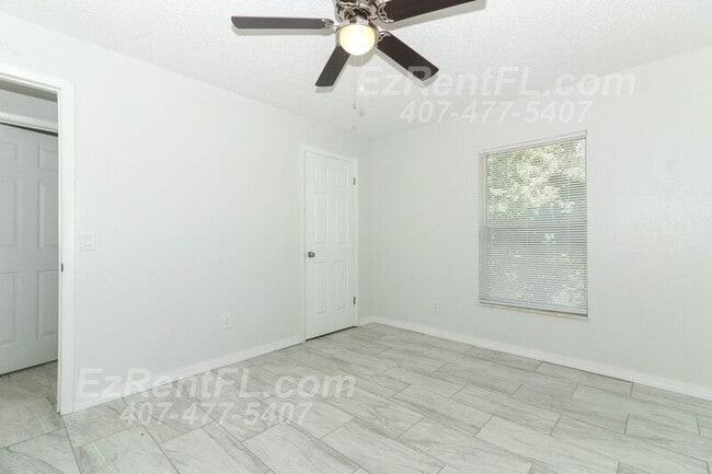 Building Photo - 3833 Holly Ct