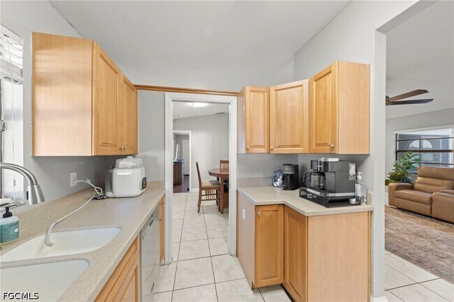Building Photo - 311 SW 19th Ln
