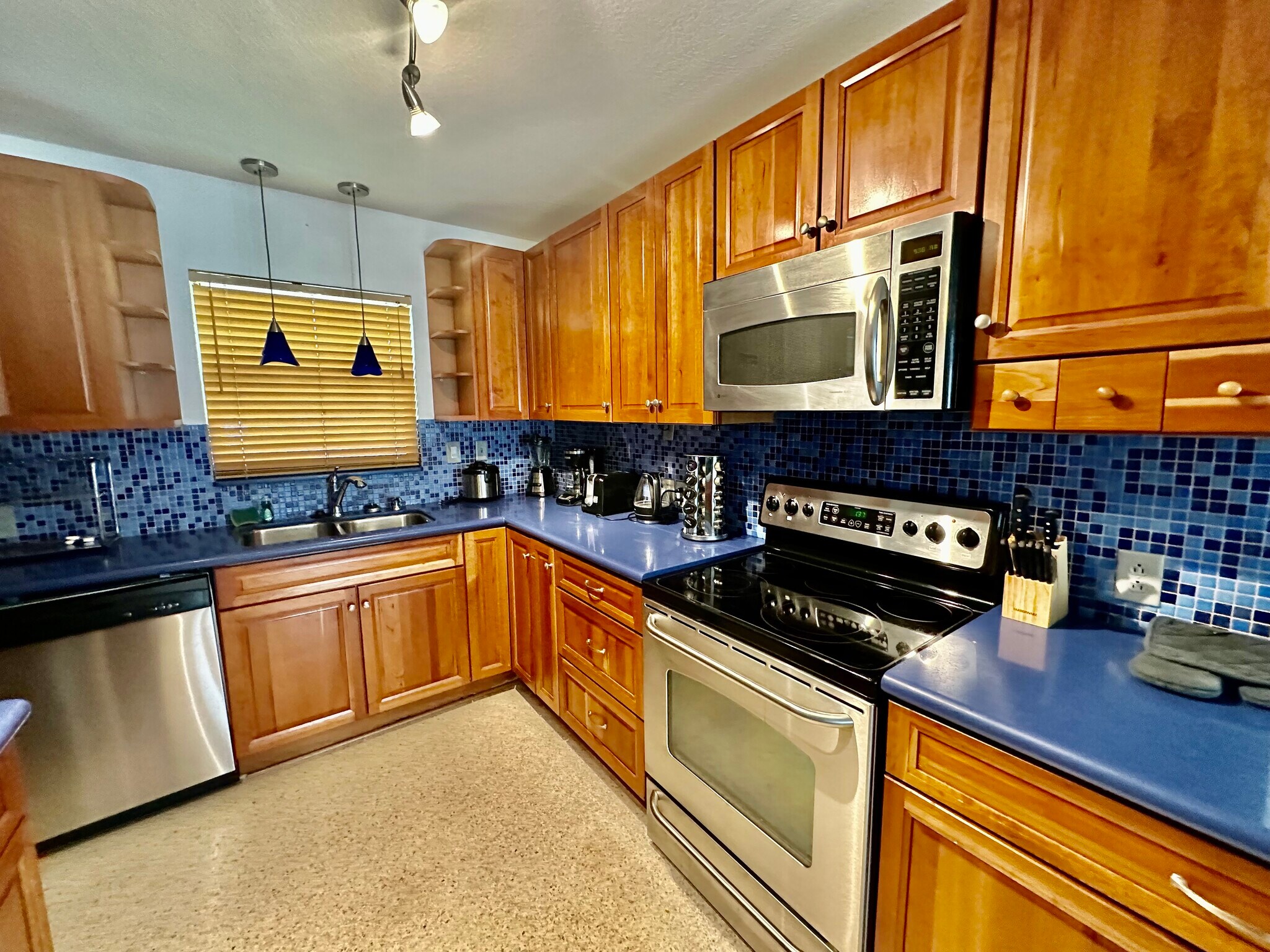 Building Photo - 2901 NW 9th Ter