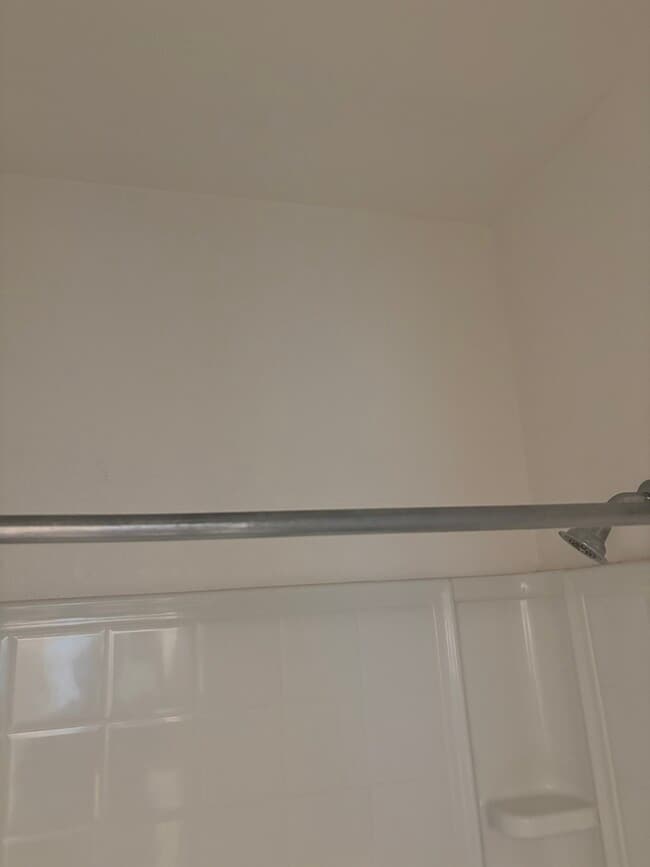 Building Photo - 613 Sweet Pea St