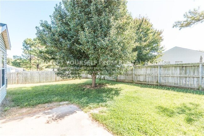 Building Photo - 3079 W Essex Dr