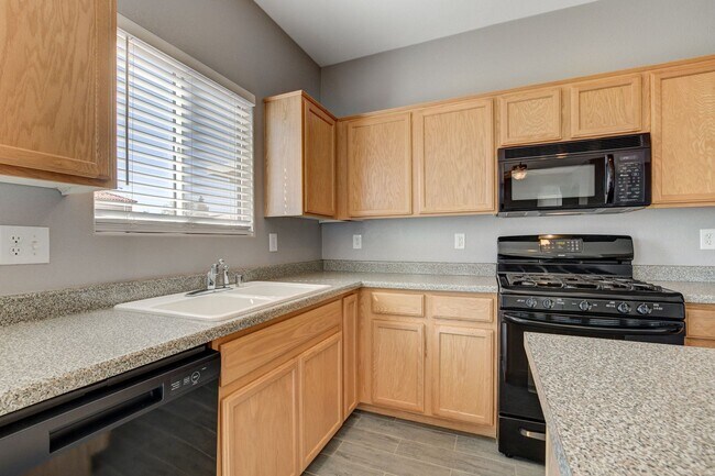 Building Photo - 4 Bedroom Home in the South West / 89139 Area