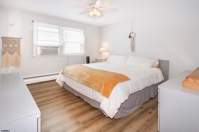 Building Photo - 9506 Ventnor Ave