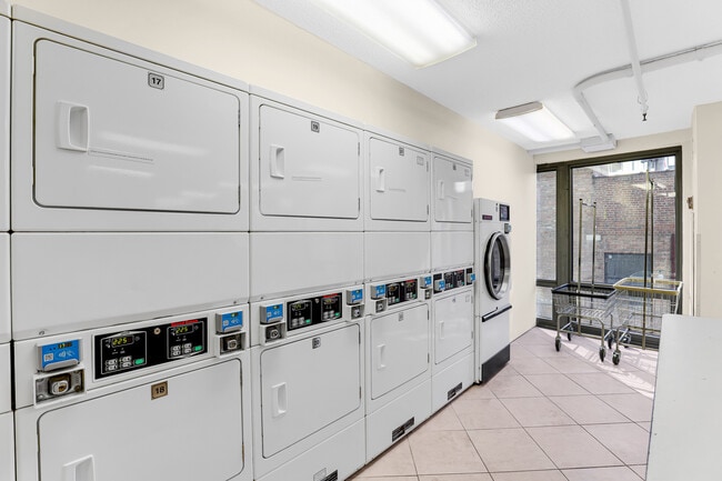 Building Photo - 440 N Wabash Ave