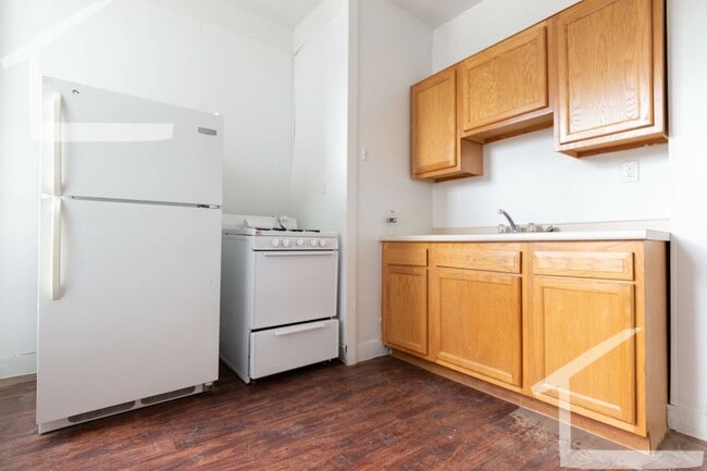 Building Photo - Bright 1-Bed in Prime Brighton Location | ...