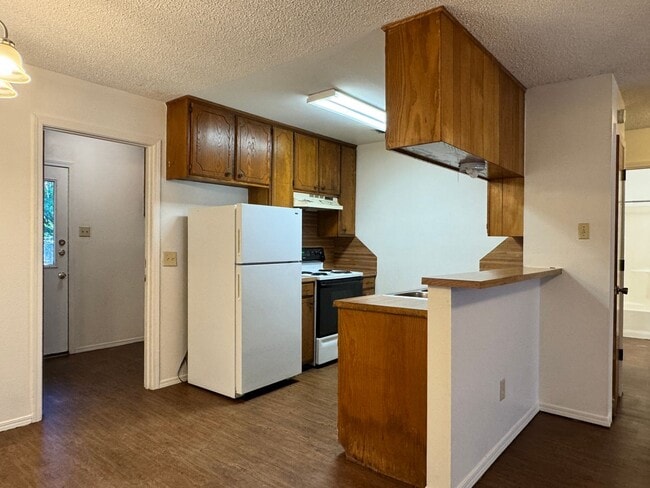 Building Photo - 10802 Kiamichi Dr