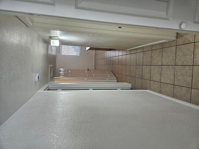 Building Photo - 1310 S Hardy Dr