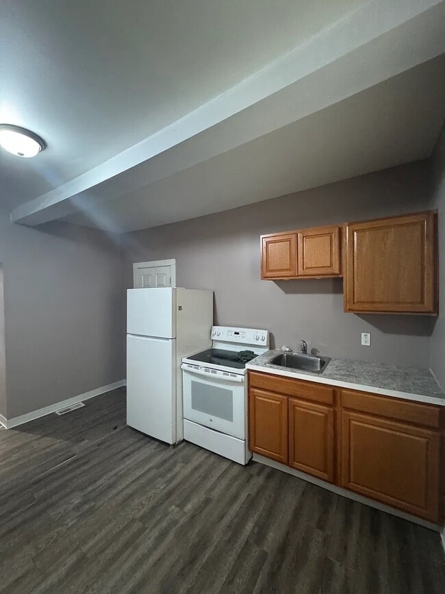 Building Photo - 511 Crouse St