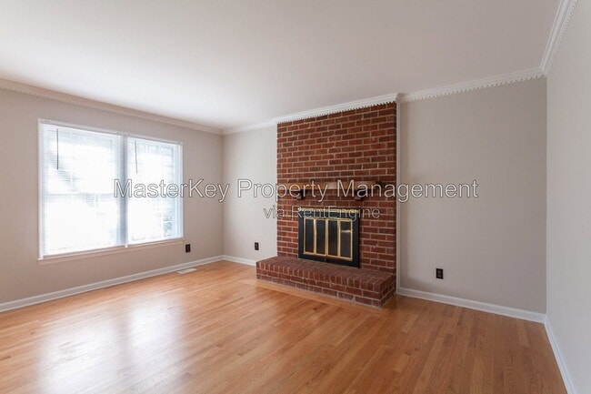 Building Photo - 702 Buckingham Rd