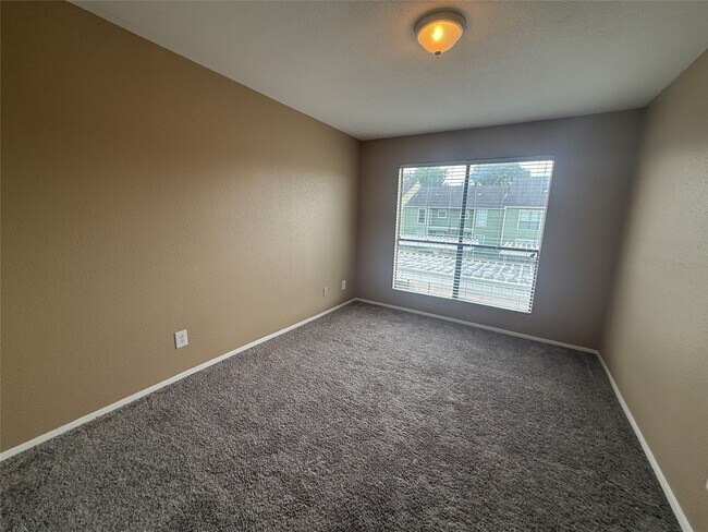 Building Photo - 14777 Wunderlich Dr