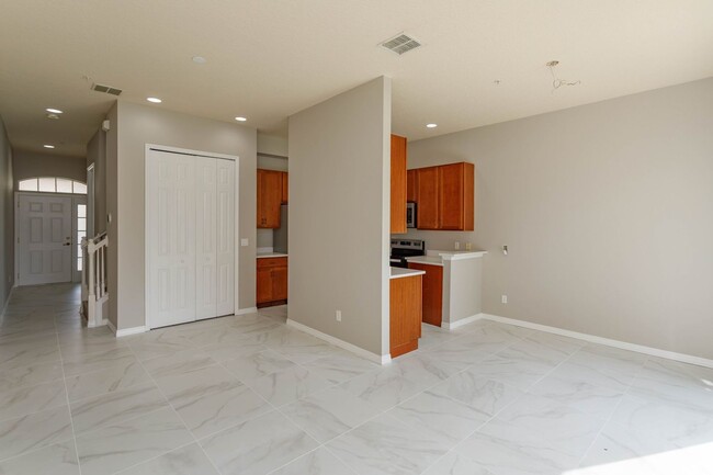 Building Photo - Spacious 4-Bedroom, 2.5-Bathroom Townhome ...