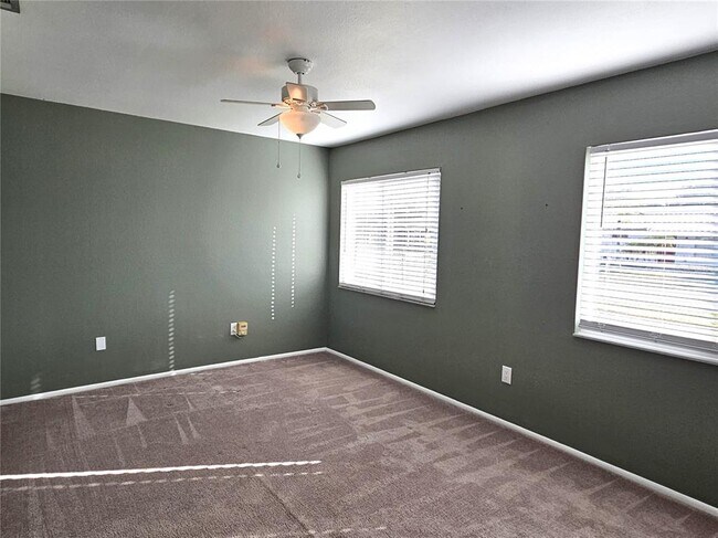 Building Photo - 2657 Roxbury Cir