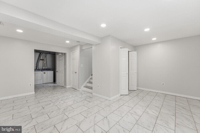 Building Photo - 4200 Gerry Ln