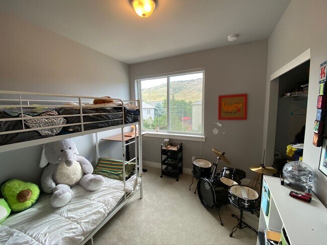 Building Photo - Gorgeous 4B/3.5B North Boulder - Available...
