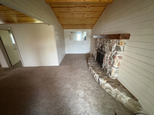 Building Photo - 1353 N Cedar Lane Rd