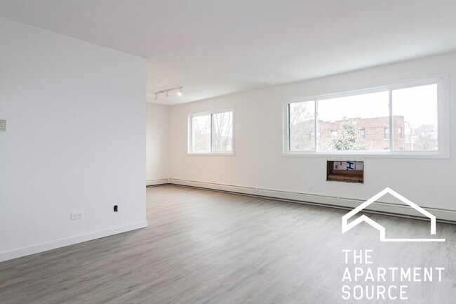 Building Photo - 7621 N Sheridan Rd