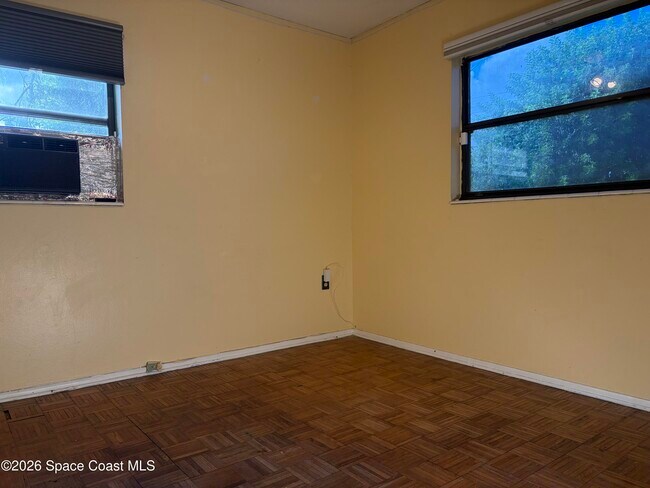 Building Photo - 740 Thomas Ln