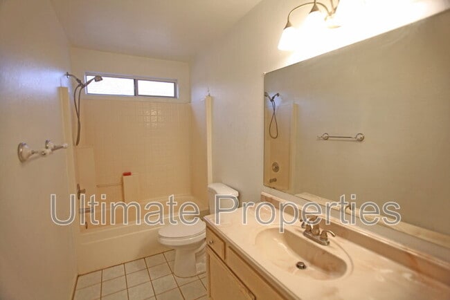 Building Photo - 3232 W Lone Cactus Dr