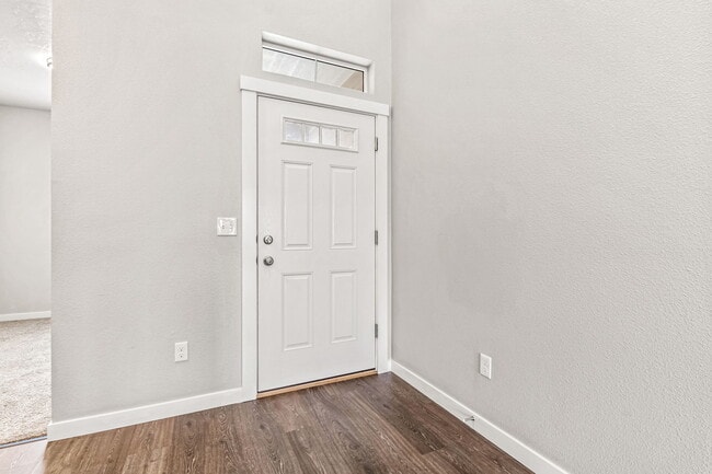 Building Photo - 6852 S Birch Creek Ave