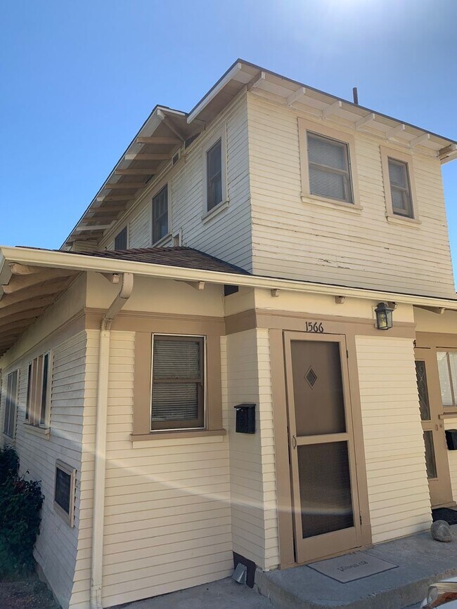 Building Photo - Old World Charm in Cortez Hills!
