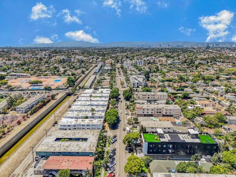Building Photo - 4800-4802 S Slauson Ave