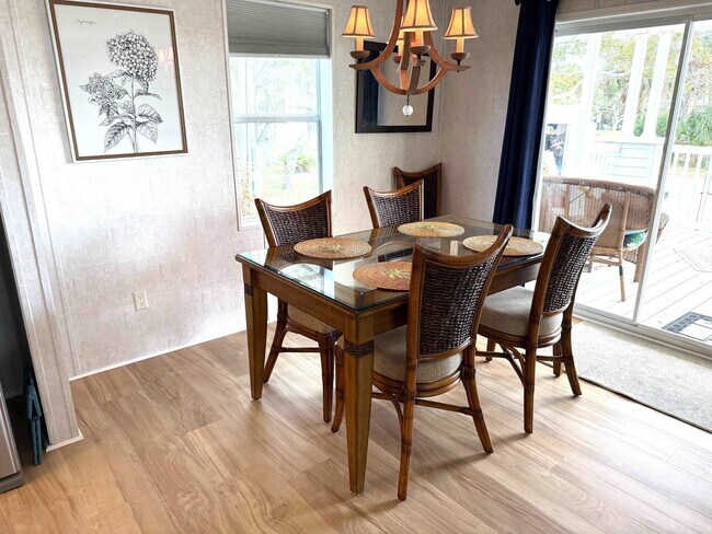 Building Photo - 292 Majorca Rd