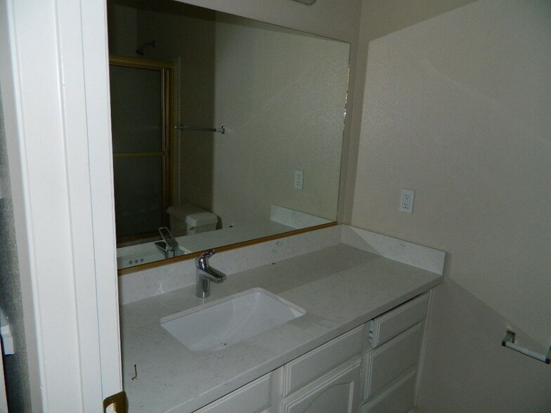 Building Photo - 4340 Sanderling Cir