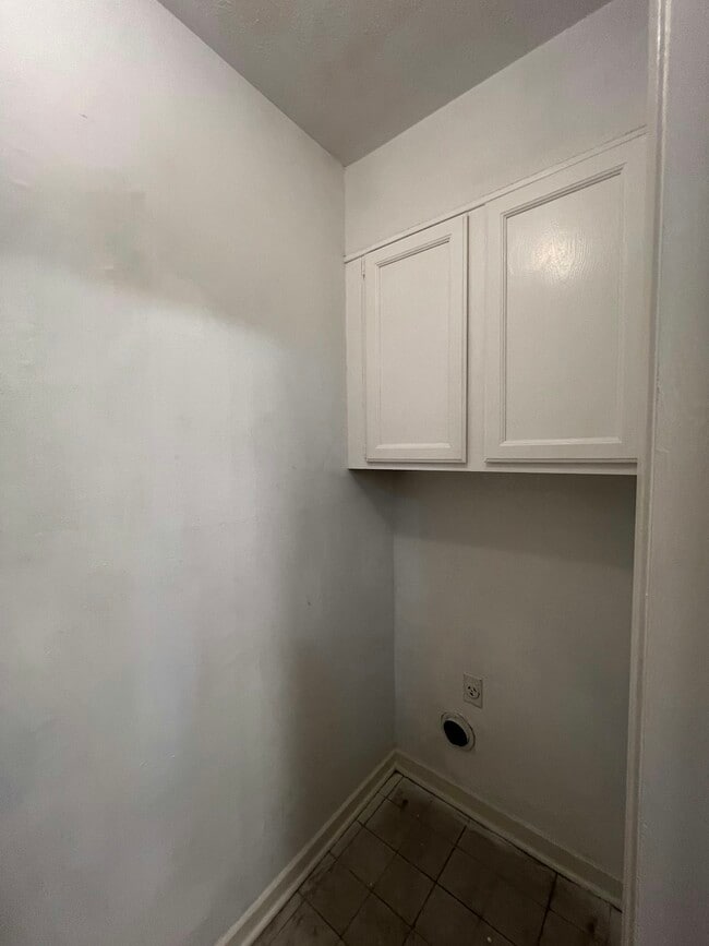 Building Photo - 117 Bent Creek Cir N