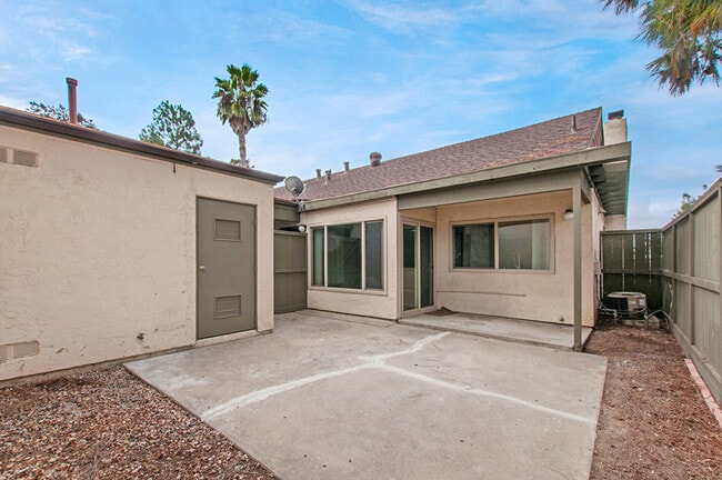 Building Photo - 3 Bedroom, 2 Bath 1374sf Detached condo in Mesa Village 92126.