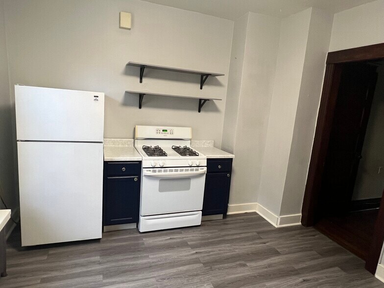 Building Photo - 4848 Commonwealth St